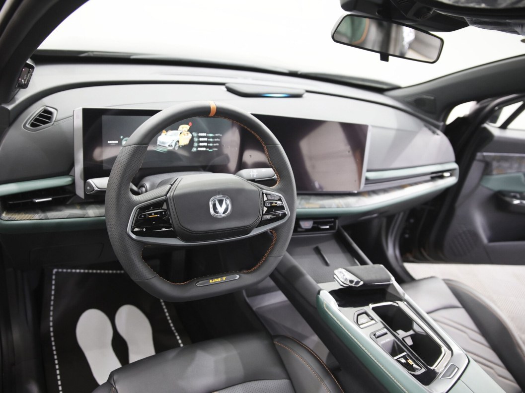 Changan UNI-T Exclusive DCT, 2023 фото 7
