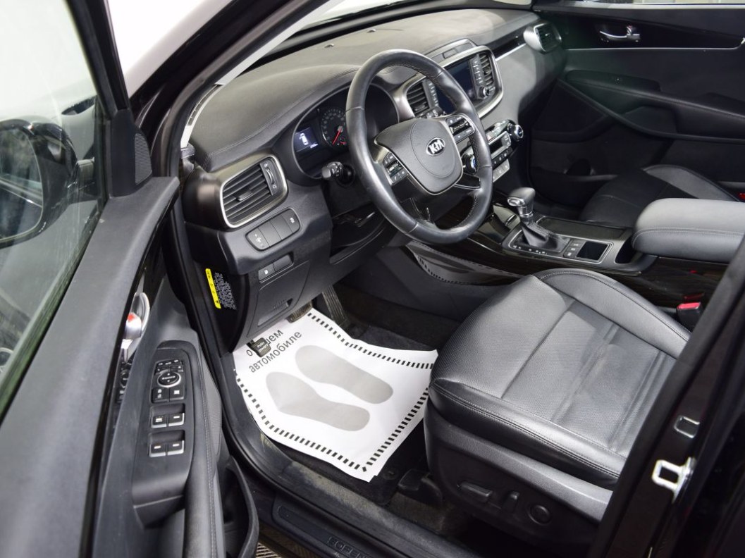Kia Sorento Luxe 2.4 АКПП, 2018 фото 9