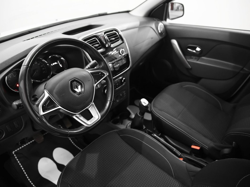 Renault Logan Style 1.6 МКПП, 2022 фото 6