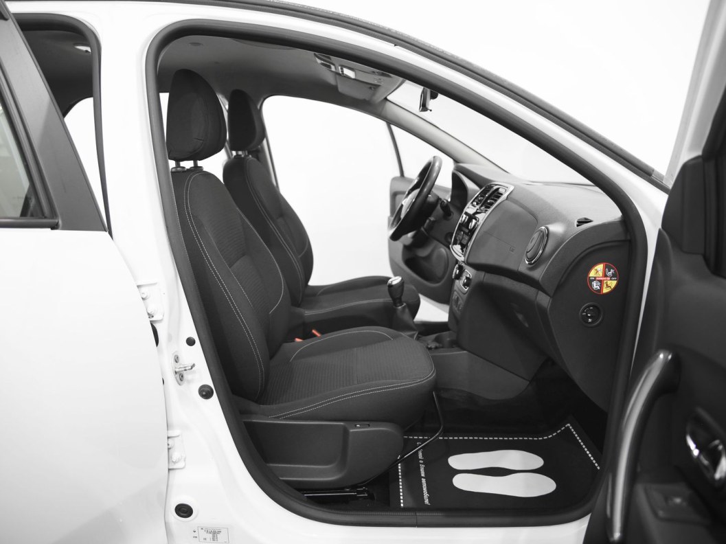 Renault Logan Style 1.6 МКПП, 2022 фото 9
