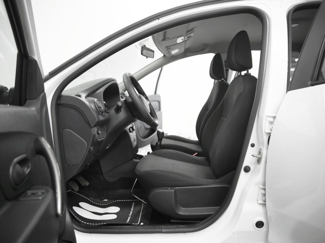 Renault Logan Life 1.6 МКПП, 2022 фото 5