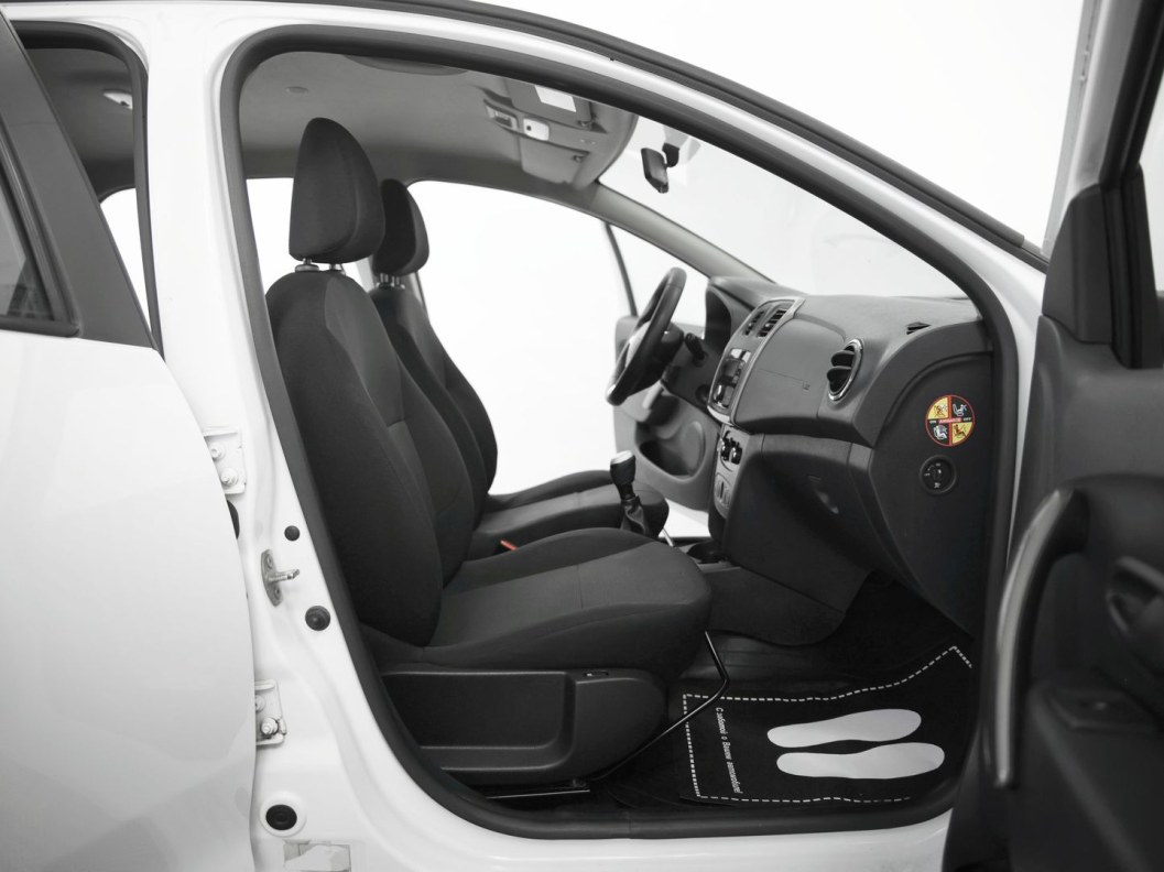 Renault Logan Life 1.6 МКПП, 2022 фото 9
