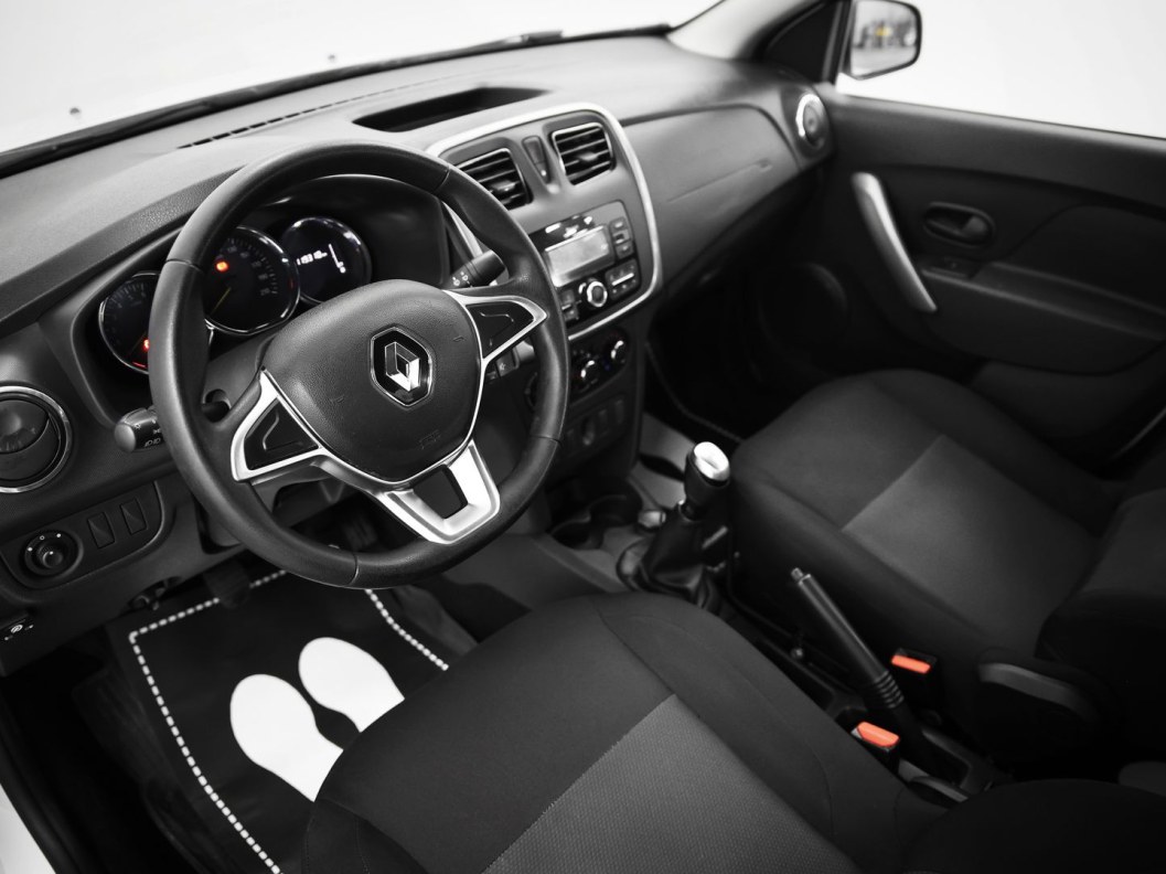 Renault Logan Drive 1.6 МКПП, 2022 фото 6