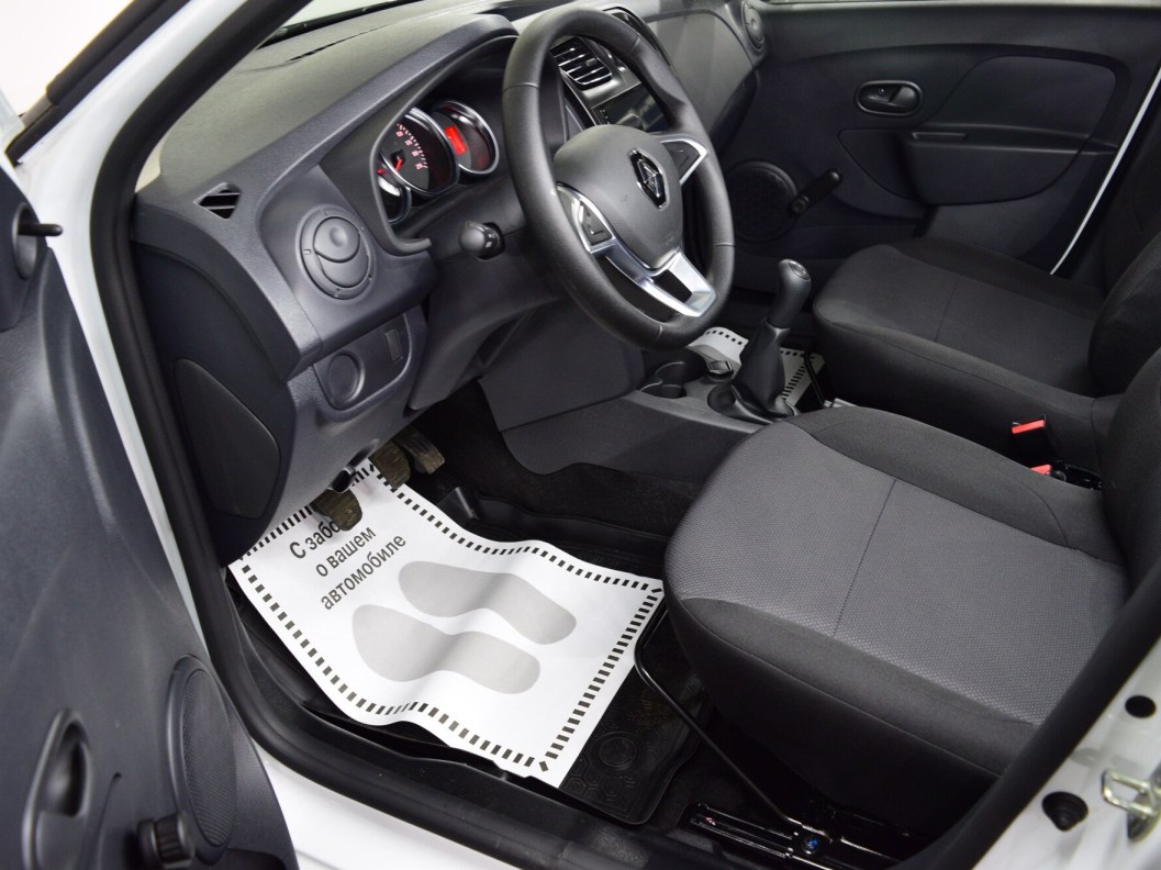 Renault Logan Drive 1.6 МКПП, 2022 фото 9