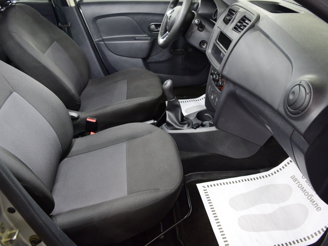Renault Logan Access 1.6 МКПП, 2022 фото 13