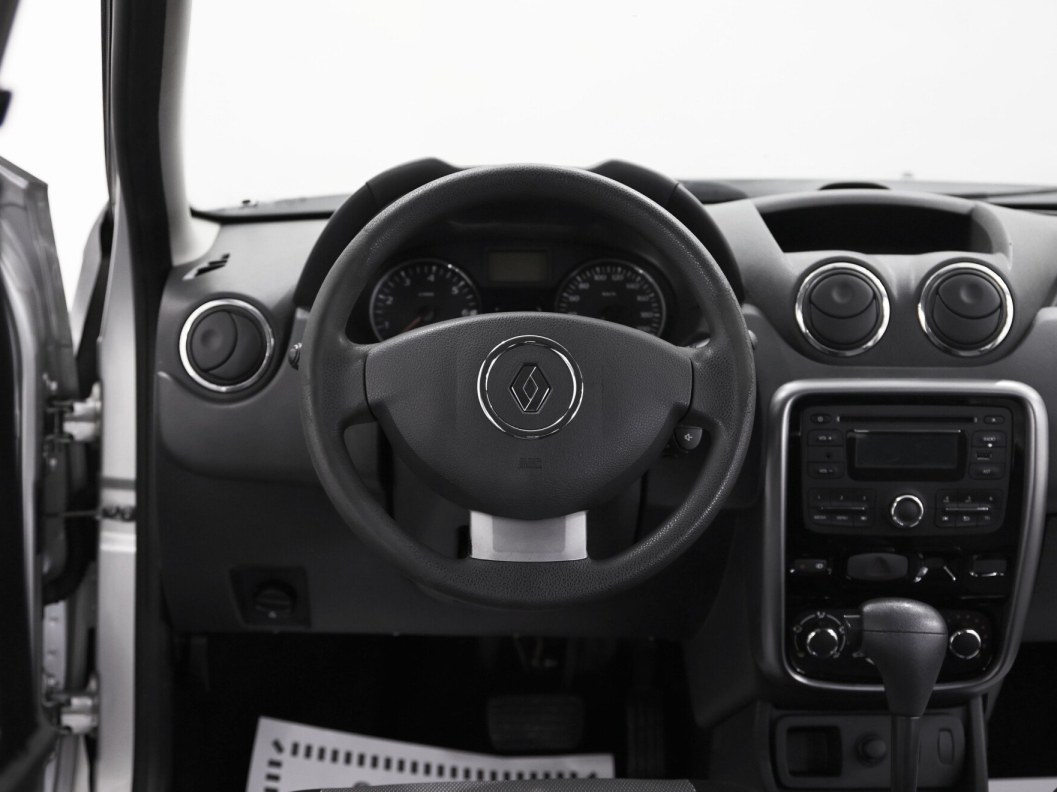 Renault Duster Privilege 2.0 АКПП, 2015 фото 6