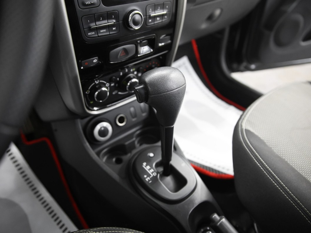 Renault Duster Privilege 2.0 , 2015 фото 15