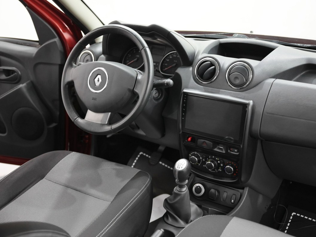 Renault Duster Luxe Privilege 2.0 МКПП, 2015 фото 8