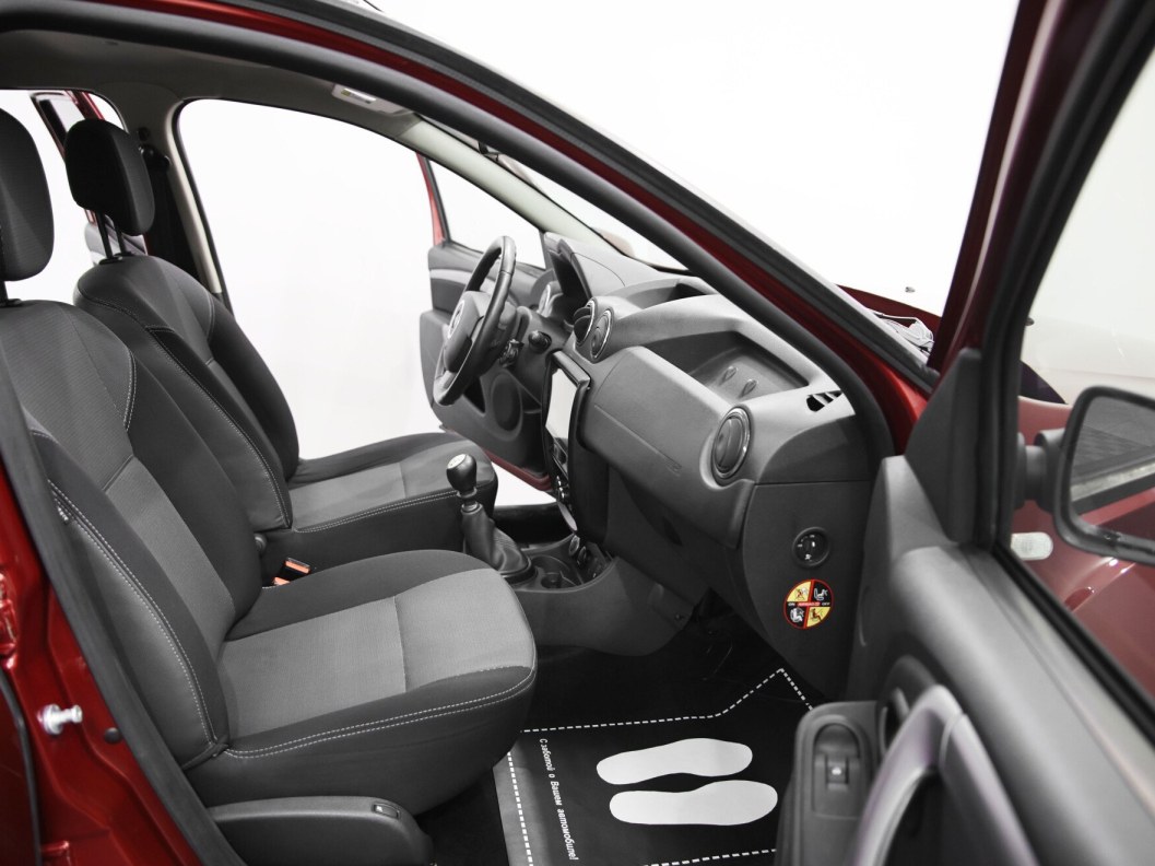 Renault Duster Luxe Privilege 2.0 МКПП, 2015 фото 9