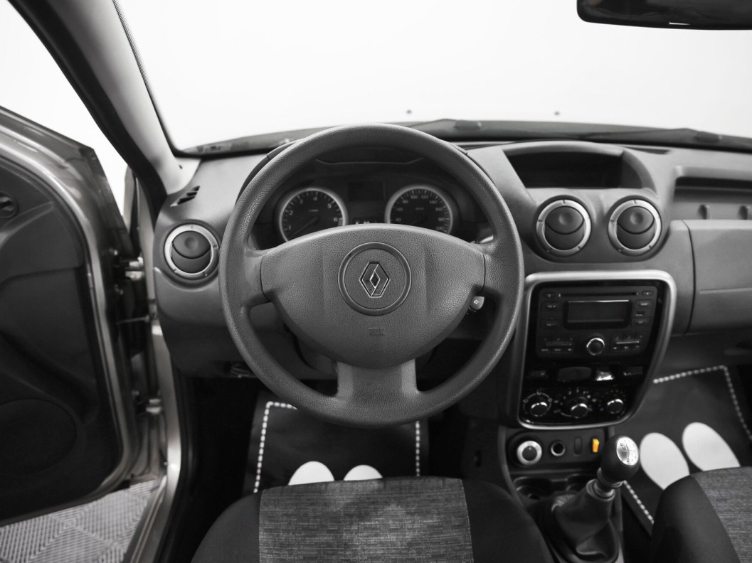 Renault Duster Privilege 1.6 МКПП, 2015 фото 8