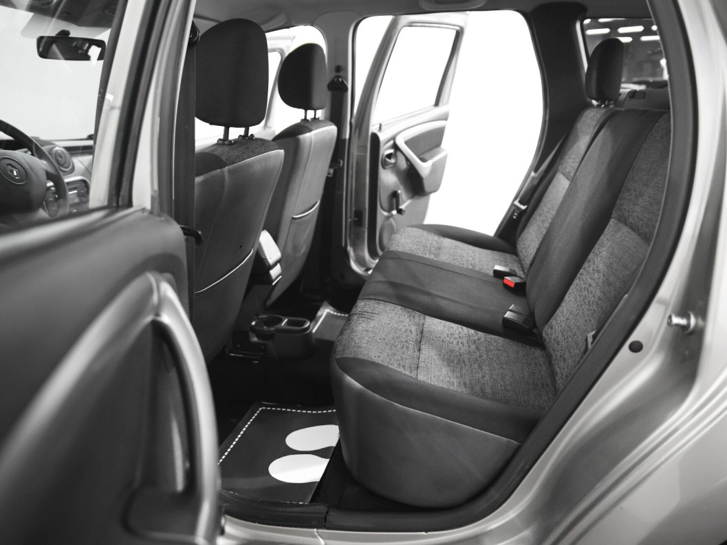 Renault Duster Privilege 1.6 МКПП, 2015 фото 11