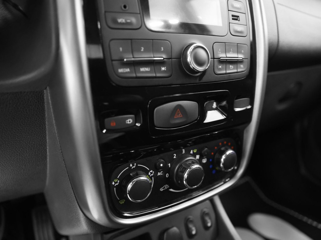 Renault Duster Privilege 2.0 АКПП, 2015 фото 12