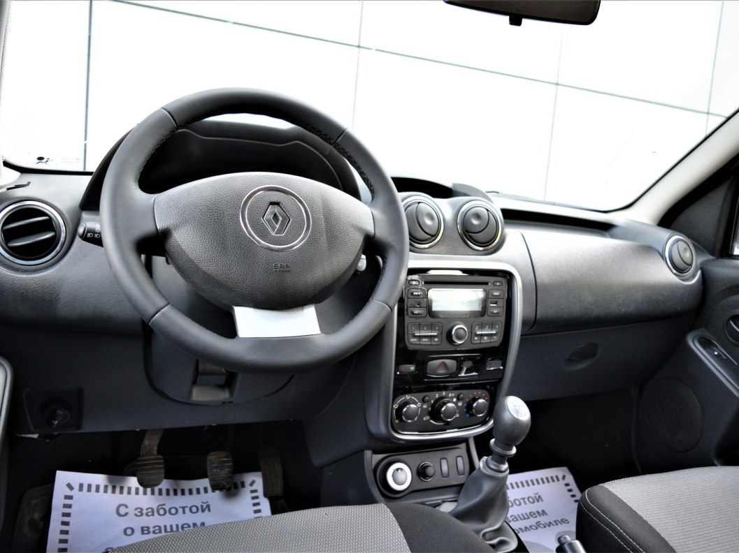 Renault Duster Privilege 1.6 МКПП, 2015 фото 10