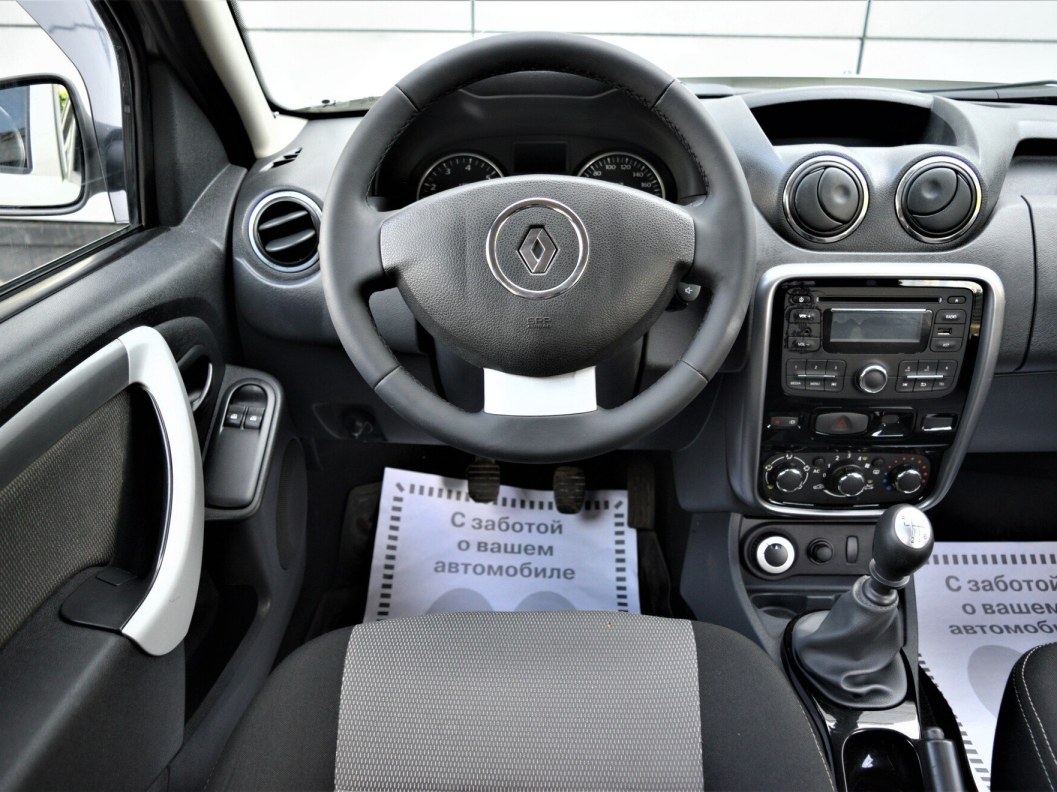 Renault Duster Privilege 1.6 МКПП, 2015 фото 11