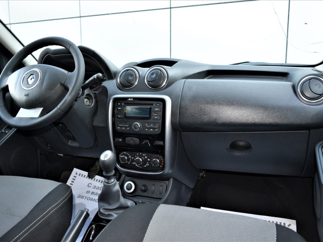 Renault Duster Privilege 1.6 МКПП, 2015 фото 12
