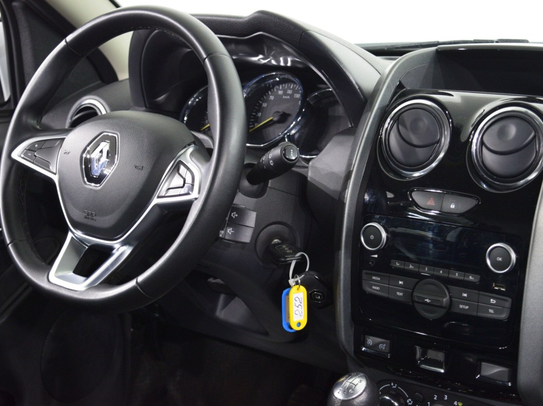 Renault Duster Privilege 2.0 МКПП, 2020 фото 9