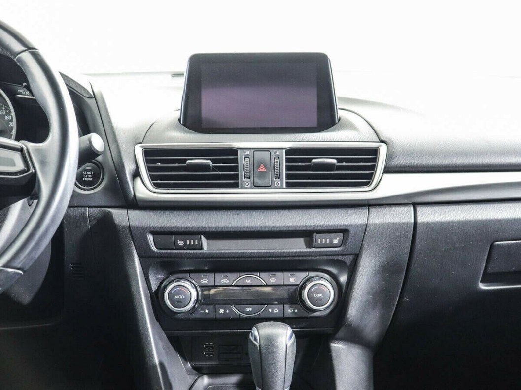 Mazda 3 1.5 АКПП, 2016 фото 6